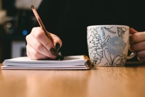 La fanficción es un camino por el que muchas personas se inician en la escritura.